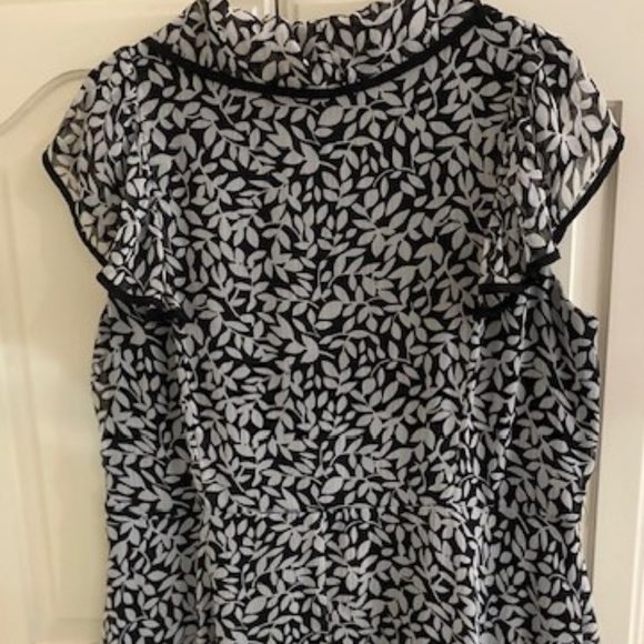 Frilly Black & White Dress - Picture 4 of 5